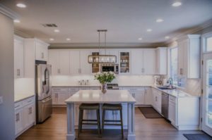 Practical Tips to Help Parents Clean & Stage Their Homes to Sell Faster Quest Blog by Aimee Lyons / Diydarlin.com 