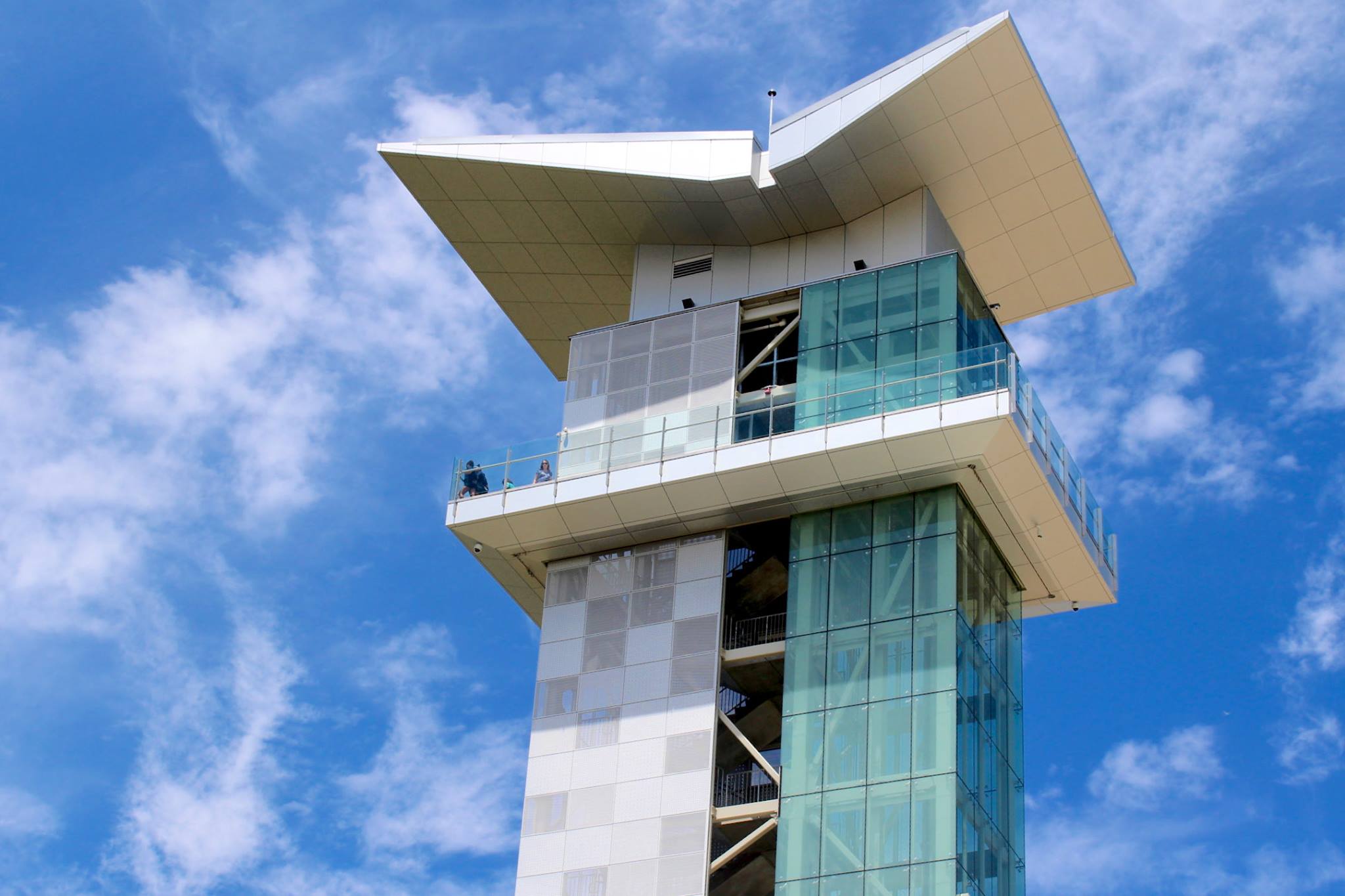 44177342_825621901115818_5315965753374015488_n