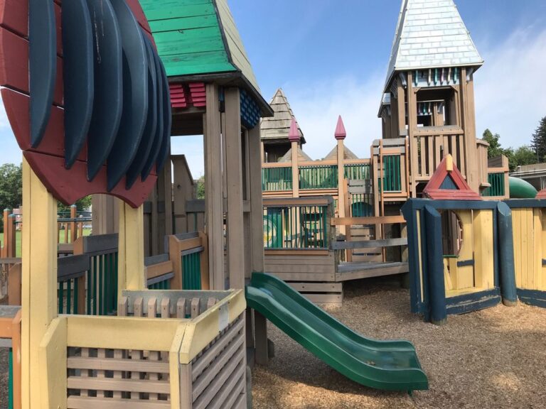 1000 hands playground pleasant ridge