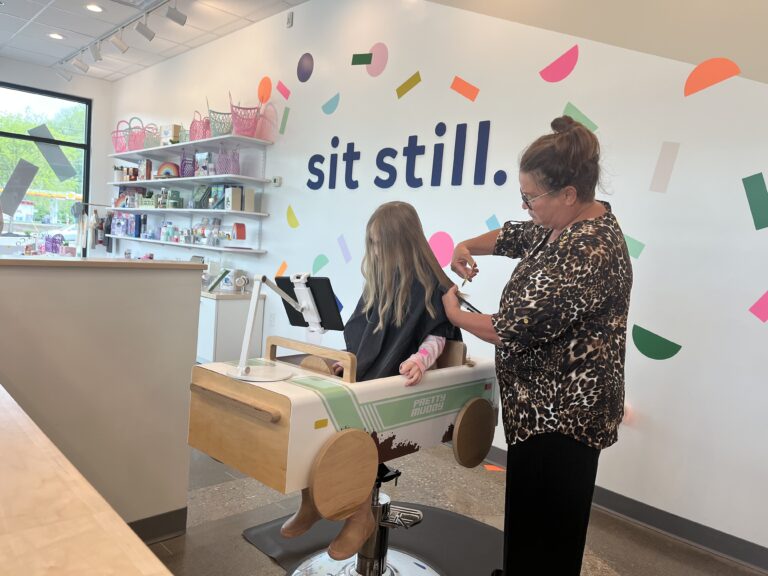 sit still kid salon