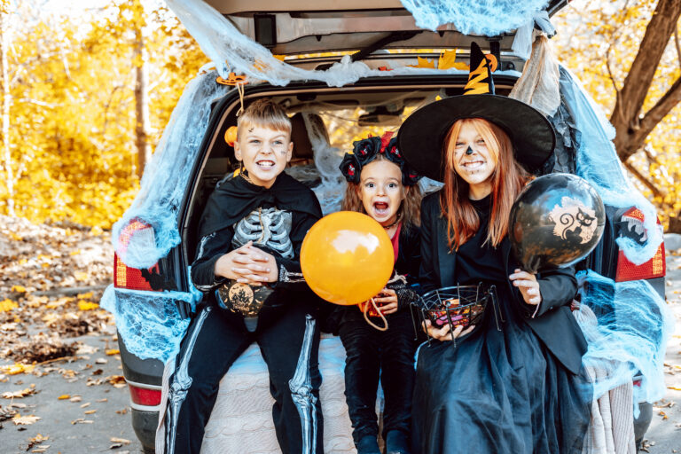 17 FREE Trunk or Treat Events in Cincinnati & Dayton! {2026}