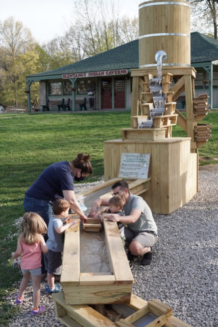 Olentangy Caverns_Family Gem Mining Medium Olentangy Caverns_Family Gem Mining Medium