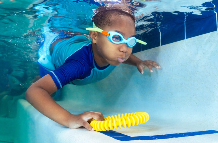 Underwater - Level 3 - Boy - diving ring - Horz - 230724aquatots20231862 Underwater - Level 3 - Boy - diving ring - Horz - 230724aquatots20231862