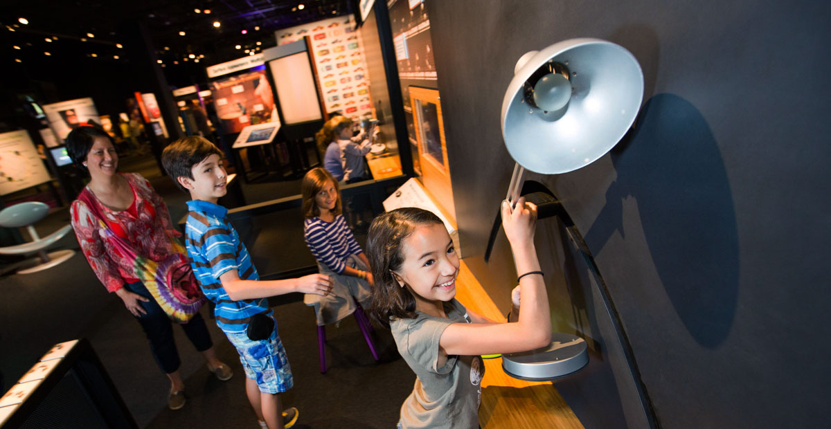 pixar-home_lamp-animation-interactive_0