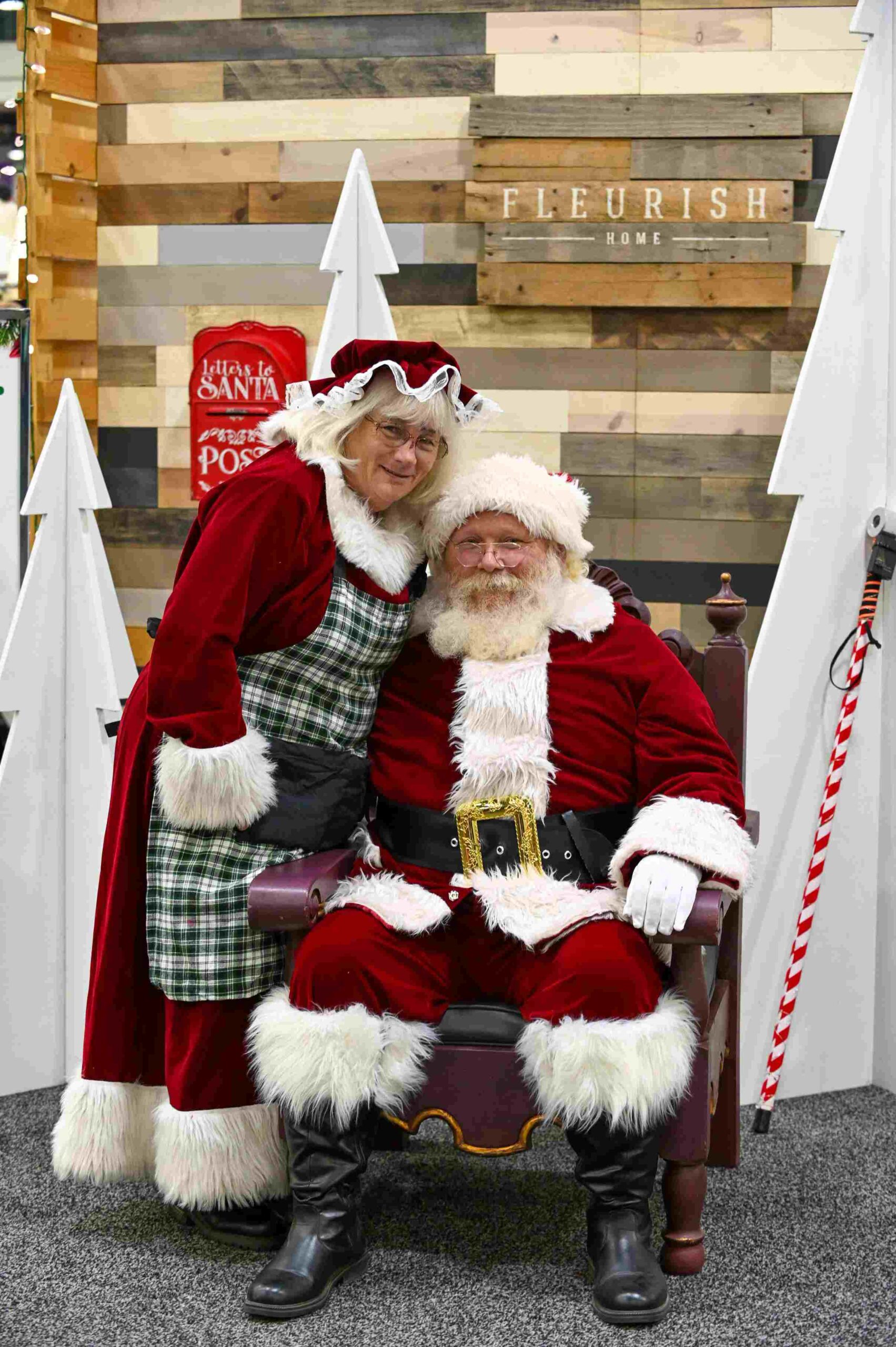 Santa_MrsClaus