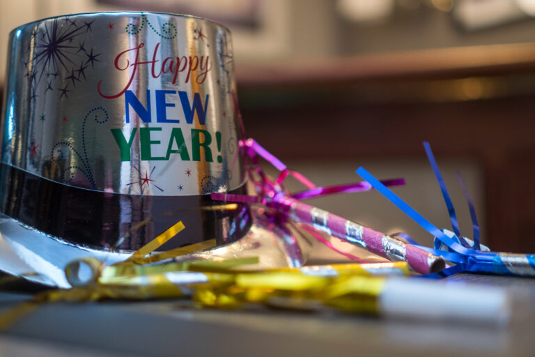 10 Ideas for New Year’s Eve Fun with Kids! Good Luck Cookies, Glow Party and Time Capsules